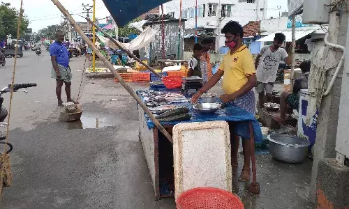 புரட்டாசி எதிரொலி: குமாரபாளையத்தில் வெறிச்சோடிய இறைச்சி கடைகள்