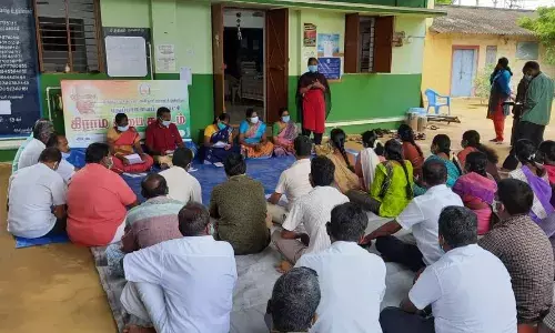 திருப்பூர்: அடிப்படை வசதிகள் கேட்டு பிளாசம் குடியிருப்போர் மனு