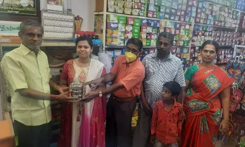 காந்தி ஜெயந்தி ஓவியப் போட்டி: வெற்றியாளர்களுக்கு பரிசு வழங்கல்