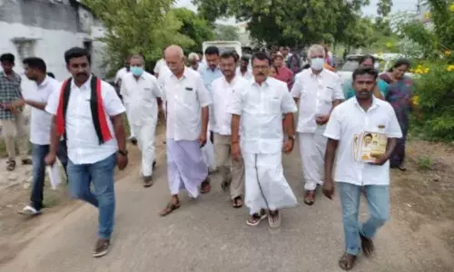 க.பரமத்தி ஊரக உள்ளாட்சித்தேர்தல்: எம்எல்ஏ தீவிர வாக்கு சேகரிப்பு