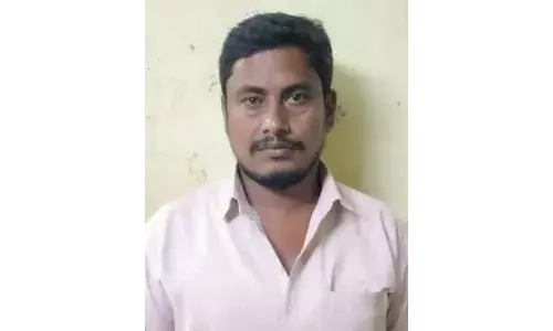 வாணியம்பாடியில் ஊரக உள்ளாட்சி தேர்தலில் போட்டியிடுபவர் சாராய வழக்கில் கைது