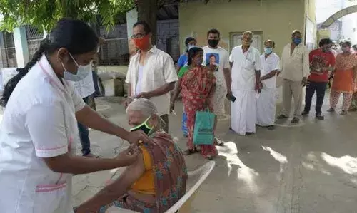 ஈரோடு மாவட்டத்தில் இன்று 40 ஆயிரத்து 300 பேருக்கு கொரோனா தடுப்பூசி
