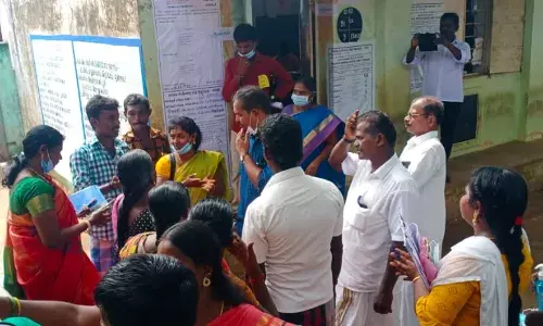 நியாய விலை கடை கேட்டு தேர்தலை புறக்கணித்த கிராம மக்கள்