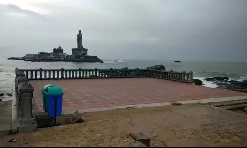 தர்ப்பணத்திற்கு தடையால் வெறிச்சோடியது கன்னியாகுமரி
