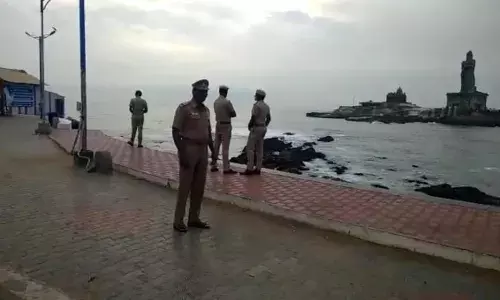 நீர்நிலைகளில் போலீஸ் கட்டுப்பாடு - சுற்றுலா பயணிகள் ஏமாற்றம்