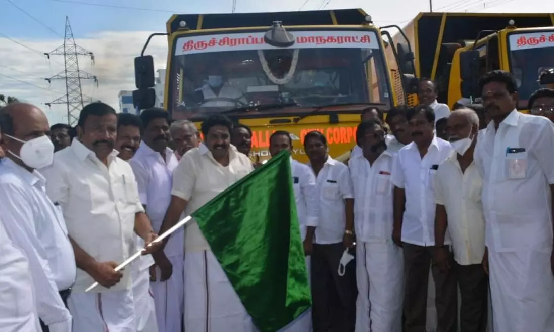 திருச்சியில் குப்பை சேகரிக்க 100 வாகனம்:அமைச்சர் கே.என்.நேரு தொடக்கம் திருச்சியில் குப்பை சேகரிக்க 100 வாகனம்:அமைச்சர் கே.என்.நேரு தொடக்கம்
