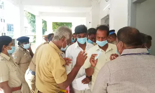 ராணிப்பேட்டை மாவட்டத்தில் உள்ளாட்சி தேர்தல் ஓட்டு எண்ணிக்கை தொடங்கியது.