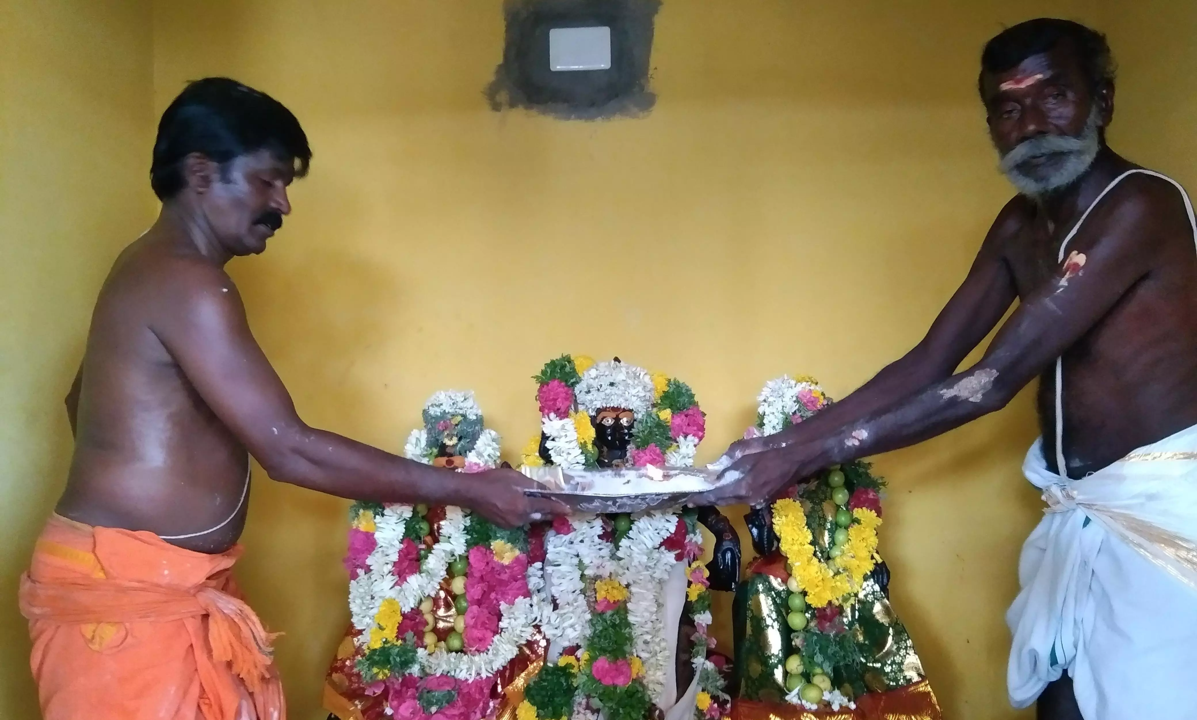 மழைவேண்டி அய்யனார் கருப்பசாமிக்கு ஏழூ ஊராண் பங்காளிகள் கிடா விருந்து மழைவேண்டி அய்யனார் கருப்பசாமிக்கு ஏழூ ஊராண் பங்காளிகள் கிடா விருந்து