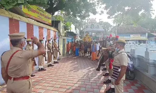 குமரி திரும்பிய முன்உதித்த நங்கை அம்மன்: துப்பாக்கி ஏந்தி மரியாதை
