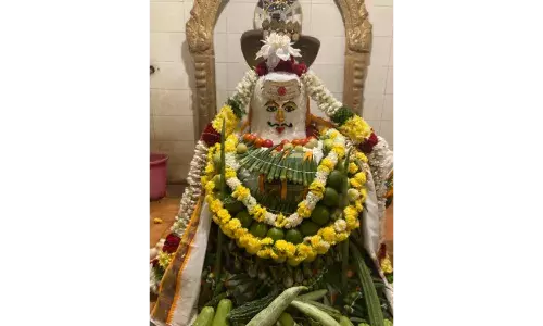 ஐப்பசி பௌர்ணமி: மதுரையில் சிவனுக்கு அன்னாபிஷேகம்