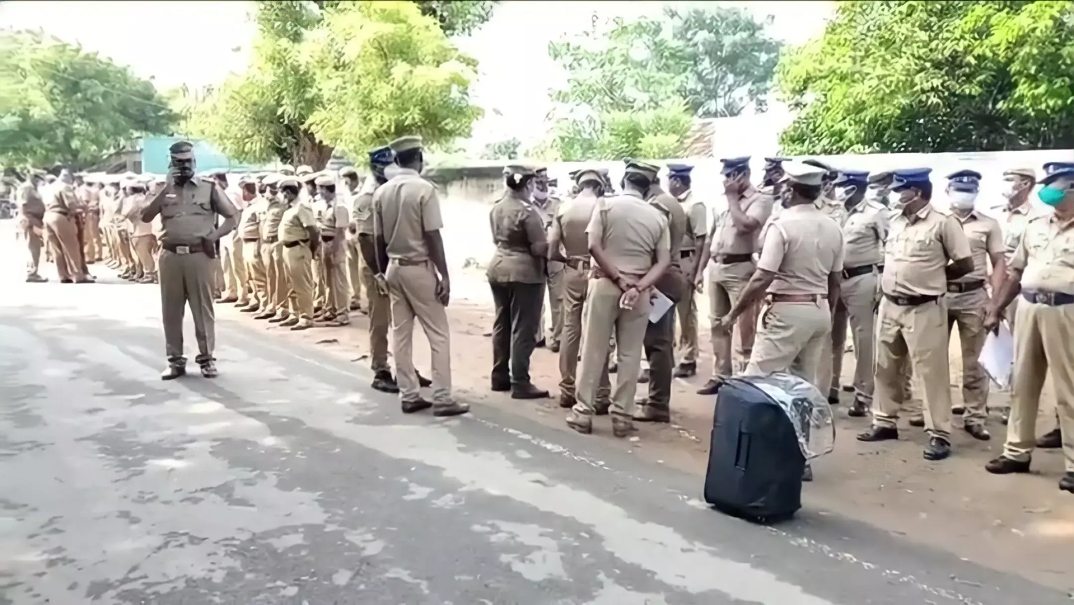 குண்டேரிபள்ளம் அணையிலிருந்து விவசாய நிலத்திற்கு நீர் எடுக்க எதிர்ப்பு