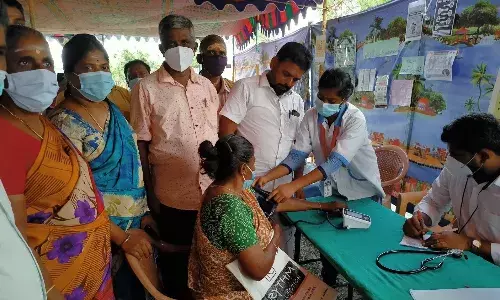 அவிநாசியில் வருமுன் காப்போம் திட்ட மருத்துவ முகாம்: 542 பேர் பலன்