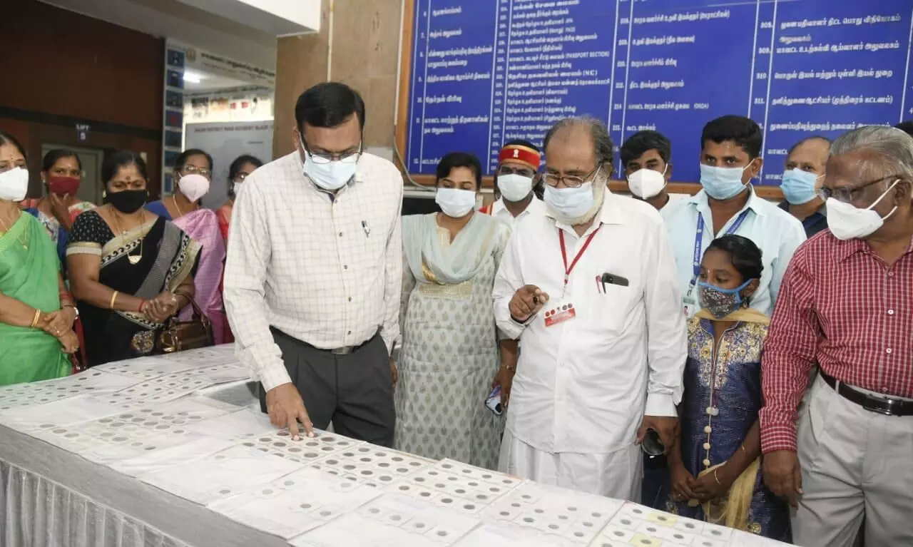 சேலத்தின் வரலாற்று ஆவணங்கள் காட்சிப்படுத்த திட்டம்: ஆட்சியர் தகவல் சேலத்தின் வரலாற்று ஆவணங்கள் காட்சிப்படுத்த திட்டம்: ஆட்சியர் தகவல்
