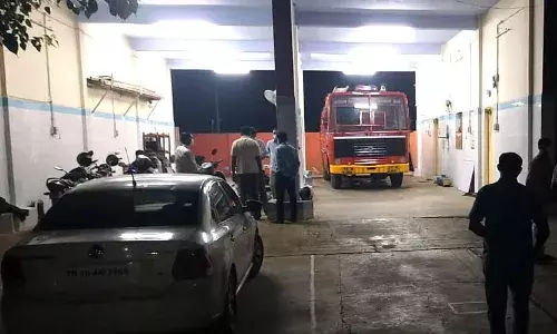 இராசிபுரம் தீயணைப்பு நிலையத்தில் லஞ்ச ஒழிப்பு போலீசார் திடீர் சோதனை