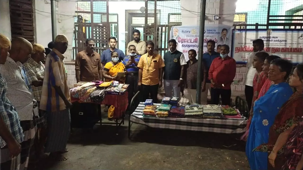 திருத்துறைப்பூண்டி அரசு மன நல காப்பகத்தில் தீபாவளி கொண்டாட்டம் திருத்துறைப்பூண்டி அரசு மன நல காப்பகத்தில் தீபாவளி கொண்டாட்டம்