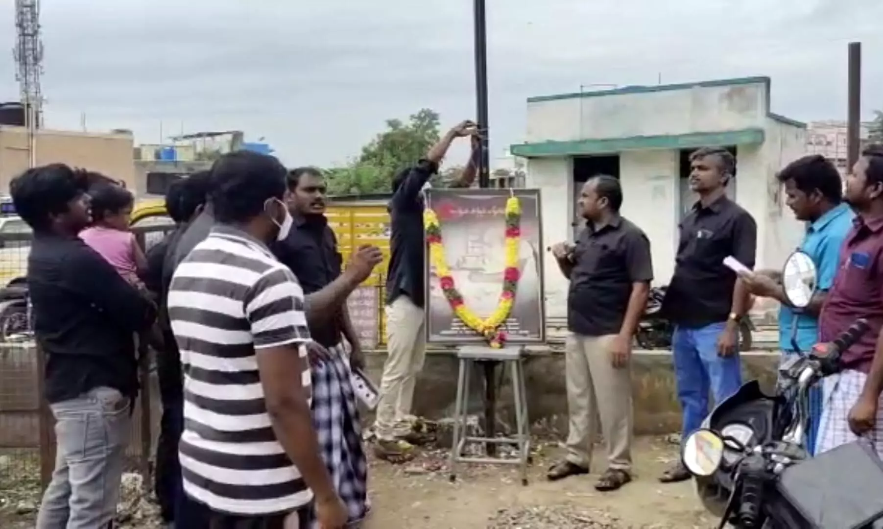 சேலம் அருகே அனுமதியின்றி தமிழ்நாடு கொடி ஏற்றம்: திராவிட விடுதலை கழகத்தினர் கைது சேலம் அருகே அனுமதியின்றி தமிழ்நாடு கொடி ஏற்றம்: திராவிட விடுதலை கழகத்தினர் கைது