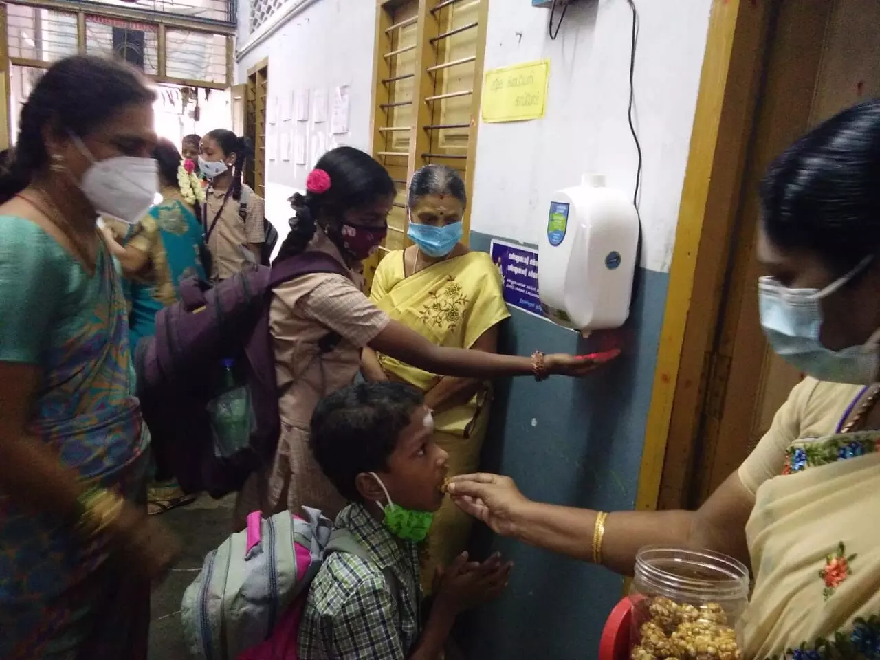 15 நாட்களுக்கு பாடம் இல்லை, ஒரே ஜாலிதான் 15 நாட்களுக்கு பாடம் இல்லை, ஒரே ஜாலிதான்