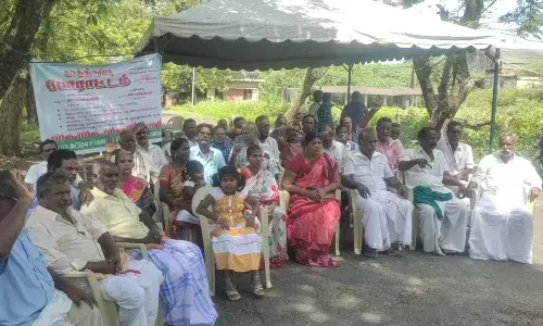 சர்க்கரை ஆலையில் 27 மாதச்சம்பளம்  நிலுவை: ஊழியர்கள் போராட்டம்