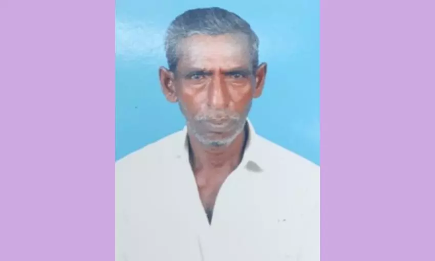 சேலம் அருகே டாஸ்மாக்கில் மது வாங்கிய கூலித் தொழிலாளி மின்சாரம் தாக்கி சாவு சேலம் அருகே டாஸ்மாக்கில் மது வாங்கிய கூலித் தொழிலாளி மின்சாரம் தாக்கி சாவு
