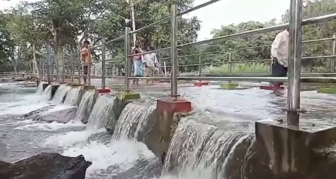 ஒகேனக்கல்லுக்கு வினாடிக்கு 30 ஆயிரம் கன அடி நீர் வரத்து அதிகரிப்பு ஒகேனக்கல்லுக்கு வினாடிக்கு 30 ஆயிரம் கன அடி நீர் வரத்து அதிகரிப்பு
