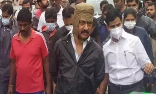 மழை வெள்ளத்தில் மிதக்கும் சென்னை: முதல்வர் ஸ்டாலின் நேரில் ஆய்வு