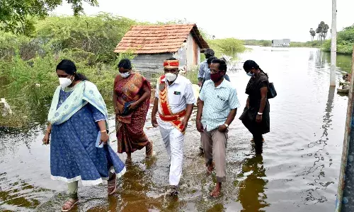 திருமணி முத்தாற்றில் வெள்ளப்பெருக்கு: நாமக்கல் கலெக்டர் நேரில் ஆய்வு