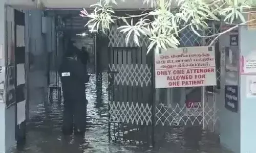 மழையால் குளமானது குரோம்பேட்டை அரசு மருத்துவமனை - நோயாளிகள் அவதி