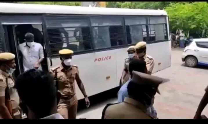 சாத்தான்குளம் தந்தை, மகன் கொலை வழக்கு: நவம்பர் 16க்கு ஒத்திவைப்பு சாத்தான்குளம் தந்தை, மகன் கொலை வழக்கு: நவம்பர் 16க்கு ஒத்திவைப்பு
