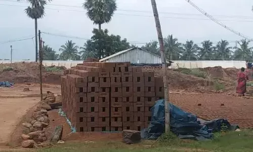 தொடர் மழையால் அந்தியூர் பகுதியில் செங்கல் உற்பத்தி பாதிப்பு
