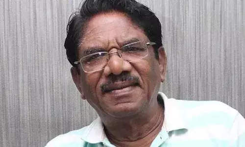 வீட்டு வாசலில் காத்திருக்க வேண்டுமா?அன்புமணிக்கு பாரதிராஜா கண்டனம்