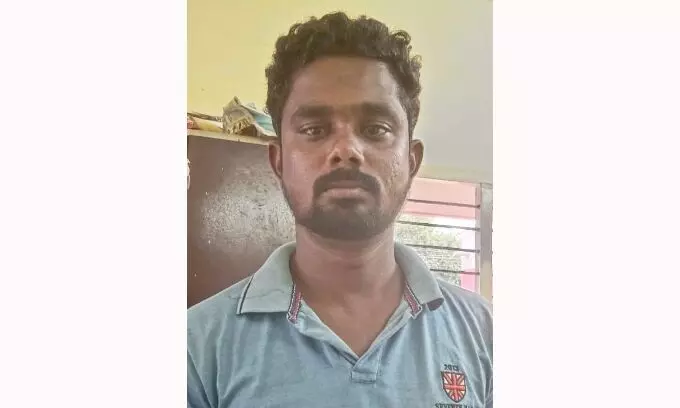 மதுரை அருகே கொலை, கொள்ளை வழக்கில் தொடர்புடையவர் கைது மதுரை அருகே கொலை, கொள்ளை வழக்கில் தொடர்புடையவர் கைது