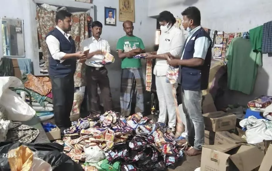 திருச்சி அருகே அரசால் தடைசெய்யப்பட்ட 90 கிலோ புகையிலை பொருள் பறிமுதல் திருச்சி அருகே அரசால் தடைசெய்யப்பட்ட 90 கிலோ புகையிலை பொருள் பறிமுதல்