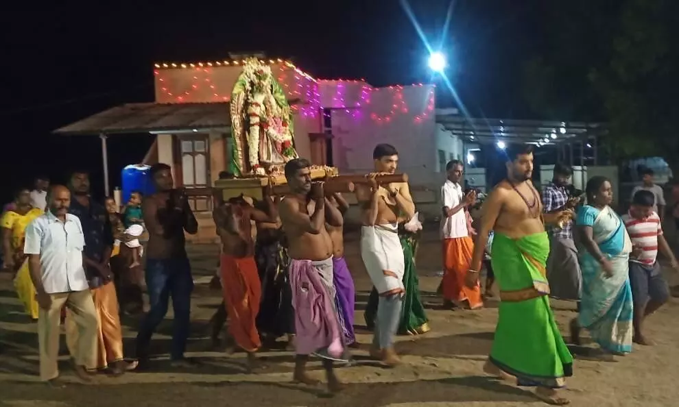 சாத்தூர் அருகே வாழை மரத்து பாலமுருகன் கோவிலில் கார்த்திகை மகாஉற்சவம் சாத்தூர் அருகே வாழை மரத்து பாலமுருகன் கோவிலில் கார்த்திகை மகாஉற்சவம்