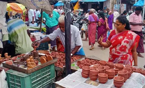 திருக்கார்த்திகை தீபத்திருவிழா: அகல் விளக்கு விற்பனை மும்முரம்