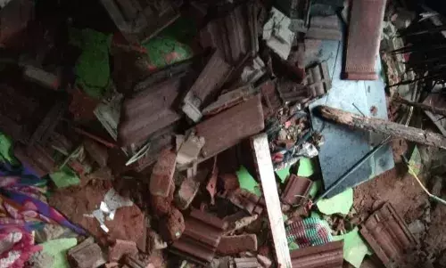 சூளகிரி  அருகே சுவா் இடிந்து விழுந்து 3 வயது சிறுவன் உயிரிழப்பு
