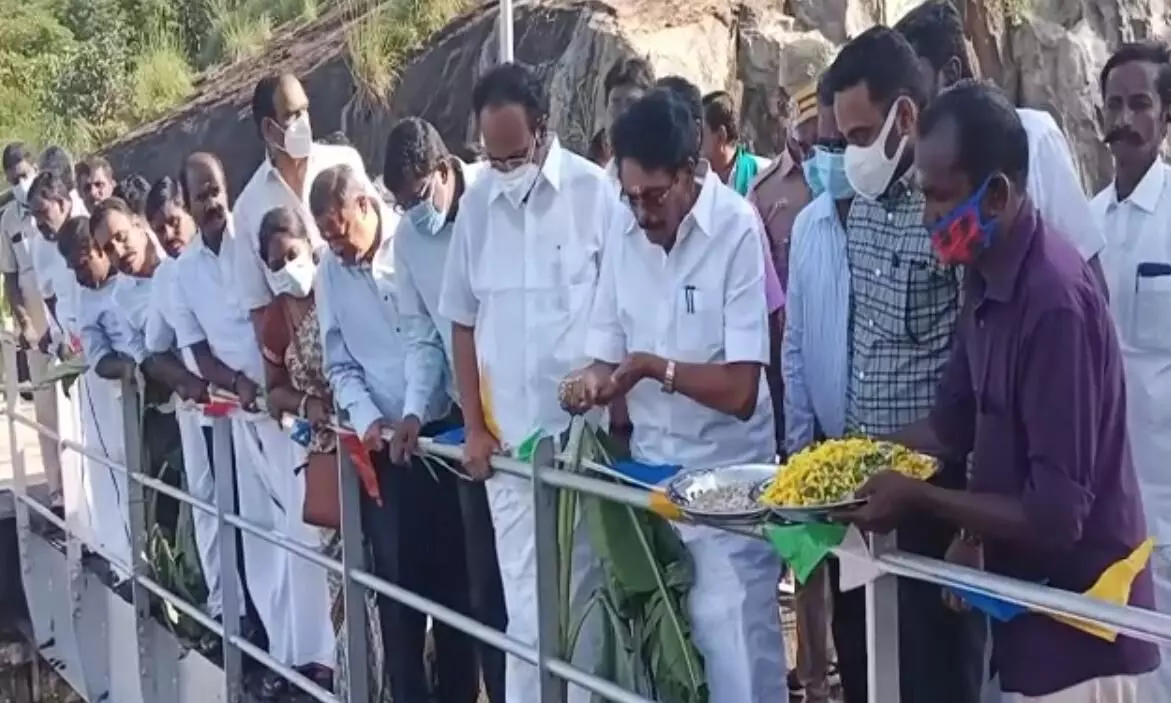 பிளவக்கல், கோவிலாறு அணைகளிலிருந்து பாசனத்திற்காக தண்ணீர் திறப்பு பிளவக்கல், கோவிலாறு அணைகளிலிருந்து பாசனத்திற்காக தண்ணீர் திறப்பு