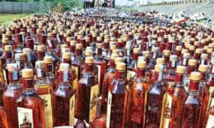 அரசு அனுமதி இல்லாமல் மது விற்பனை செய்ததாக ஒருவர் கைது அரசு அனுமதி இல்லாமல் மது விற்பனை செய்ததாக ஒருவர் கைது
