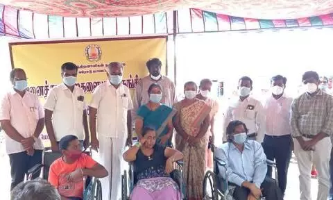 மொடக்குறிச்சி அரசு பள்ளியில் மாற்றுதிறானிகள் முகாம்: எம்எல்ஏ பங்கேற்பு மொடக்குறிச்சி அரசு பள்ளியில் மாற்றுதிறானிகள் முகாம்: எம்எல்ஏ பங்கேற்பு