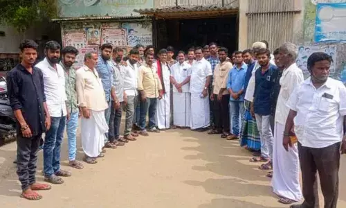 தாராபுரம் நகர மன்றத் தேர்தல்: ஆர்வமுடன் விருப்ப மனு வழங்கி வரும் திமுகவினர்