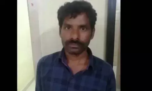 அம்மாபேட்டை அருகே இருசக்கர வாகனத்தை திருடியவர் கைது