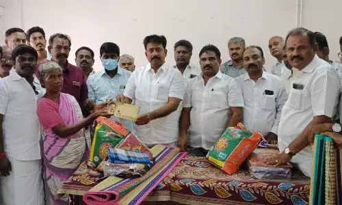 மழையால் பாதிக்கப்பட்டவர்களுக்கு வட்டாட்சியர் அலுவலகத்தில் நிவாரண உதவி