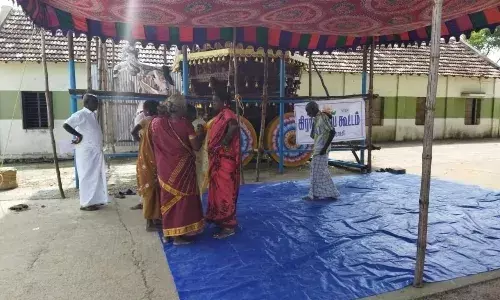 முன்னறிவிப்பின்றி வரகூரில் கிராமசபை கூட்டம் -  பொதுமக்கள் அதிருப்தி