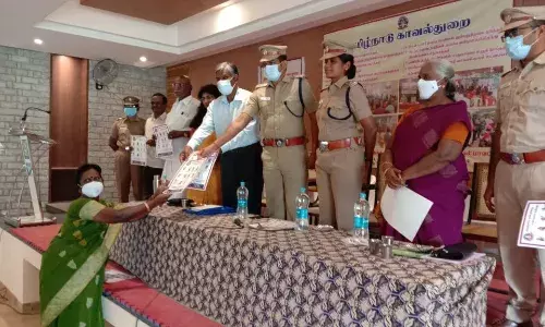 குழந்தைகள் மீதான  சீண்டலை தடுப்பது குறித்து விழிப்புணர்வு முகாம்