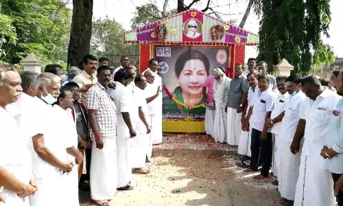 சுவாமிமலை பேரூராட்சியில் ஜெயலலிதா நினைவு தினம் அனுசரிப்பு