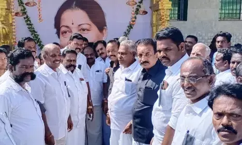 ஜெயலலிதா நினைவுதினம் - இராஜபாளையத்தில் அதிமுகவினர் அஞ்சலி