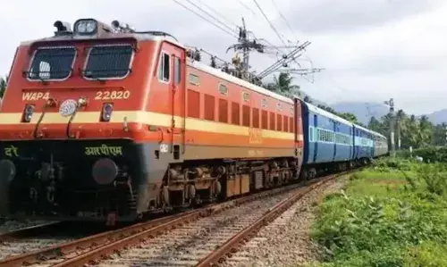 வஞ்சிபாளையத்தில் ரயில் நின்று செல்லுமா? ரயில்வேயிடம் கோரிக்கை மனு