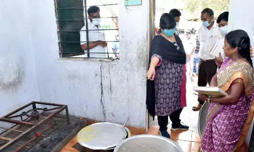 தூத்தூர் ஊராட்சியில் வளர்ச்சி திட்ட பணிகள்: மாவட்ட ஆட்சியர் ஆய்வு