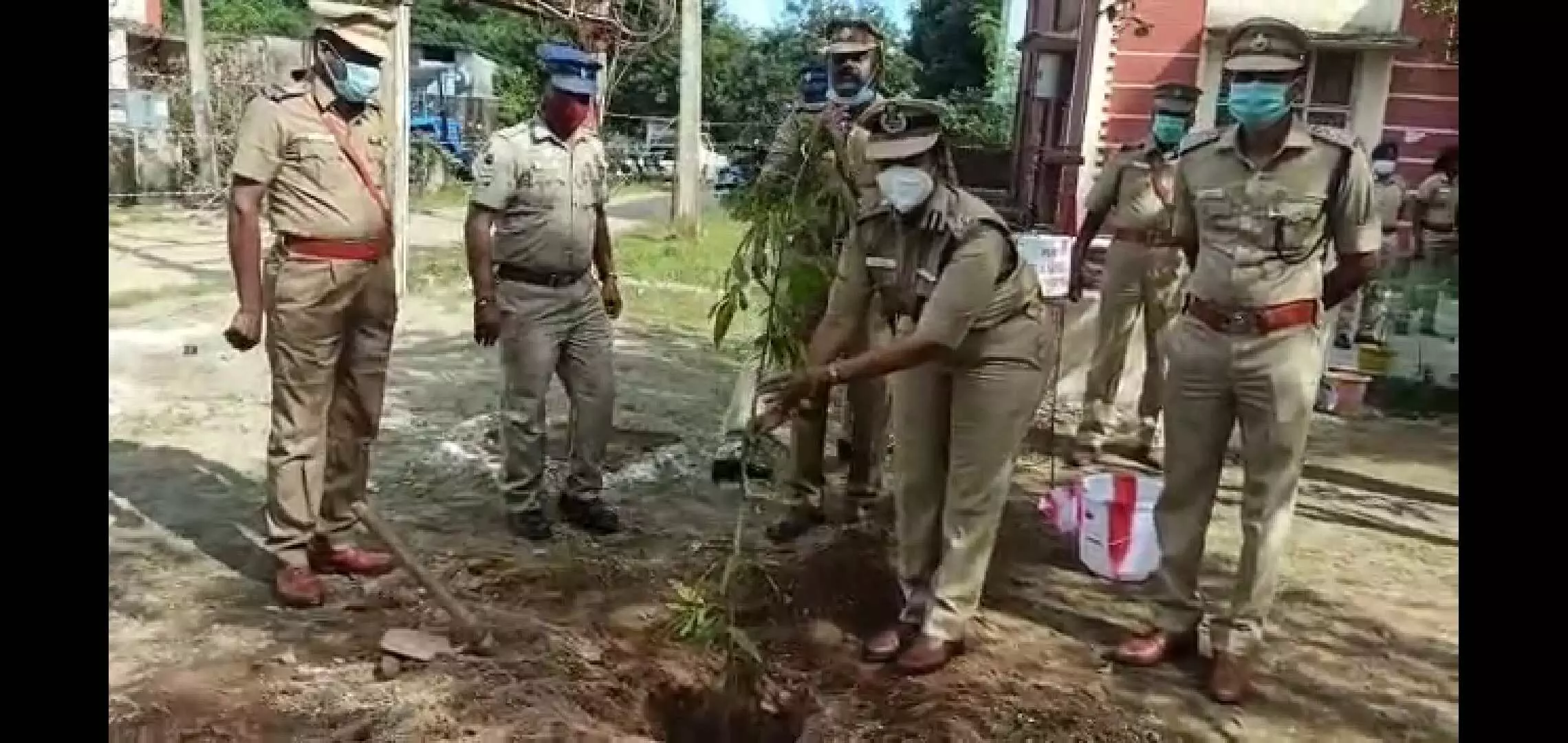 அச்சிறுப்பாக்கம், உத்திரமேரூர் காவல் நிலையங்களில் டி.ஐ.ஜி ஆய்வு அச்சிறுப்பாக்கம், உத்திரமேரூர் காவல் நிலையங்களில் டி.ஐ.ஜி ஆய்வு