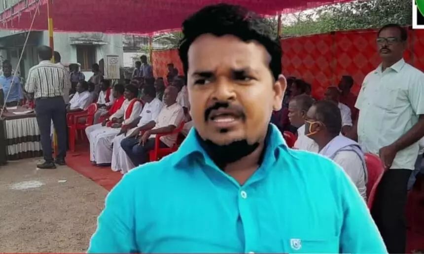 ராணுவத்தளபதி உயிரிழந்த சம்பவத்தை விமர்சனம் செய்த நாம் தமிழர் கட்சியின் நிர்வாகி கைது ராணுவத்தளபதி உயிரிழந்த சம்பவத்தை விமர்சனம் செய்த நாம் தமிழர் கட்சியின் நிர்வாகி கைது
