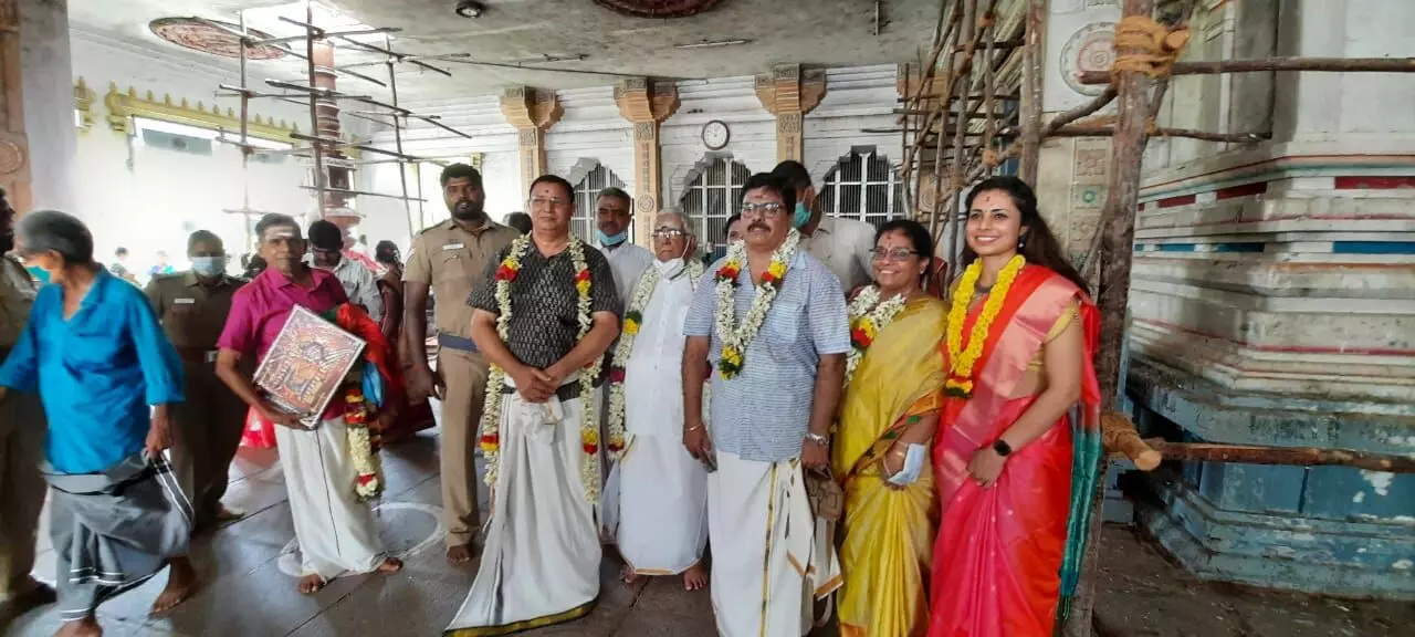 திருக்கடையூர் அமிர்தகடேஸ்வரர் கோவிலில் முன்னாள் வி.எச்.பி.தலைவர் தரிசனம் திருக்கடையூர் அமிர்தகடேஸ்வரர் கோவிலில் முன்னாள் வி.எச்.பி.தலைவர் தரிசனம்